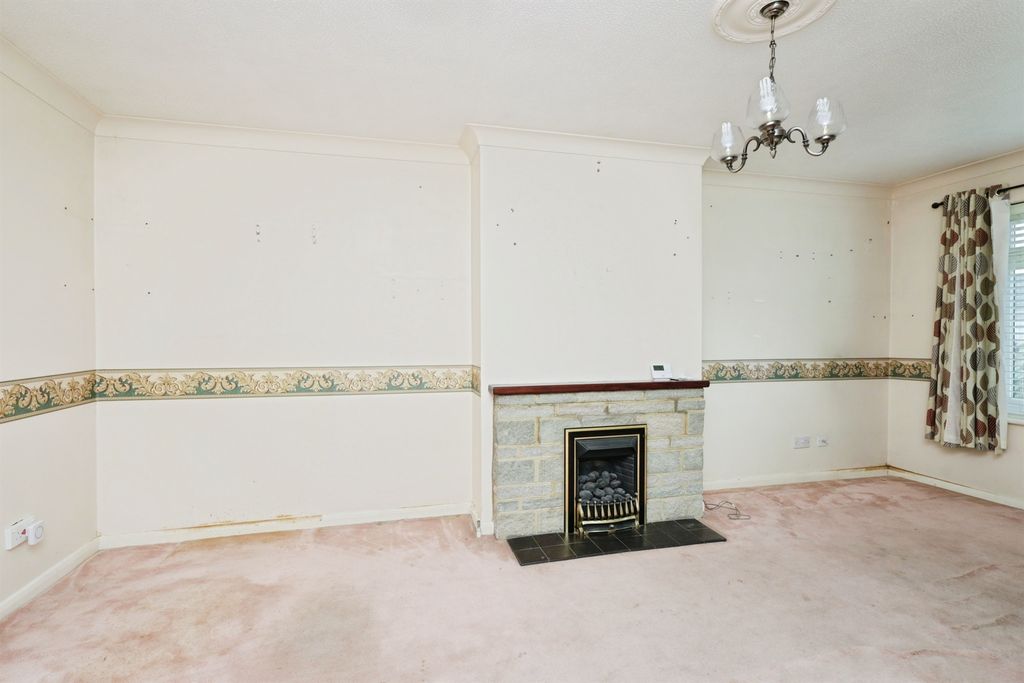 Property photo 3 of 14