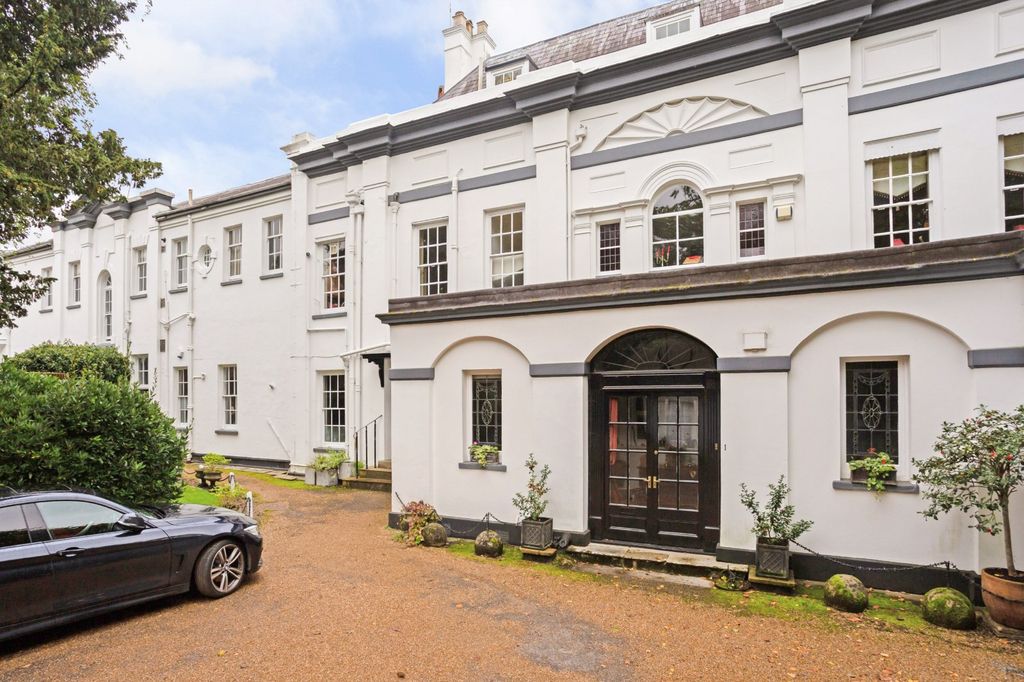 Property photo 1 of 11 Clarence Lodge