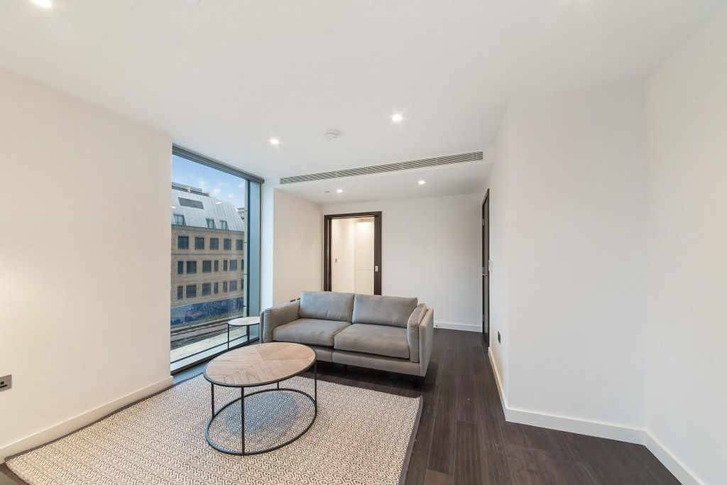 Property photo 1 of 8 Main  (Main)