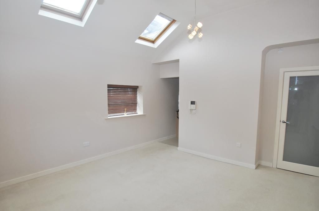 Property photo 2 of 7 Dsc_0023_Lge.Jpg