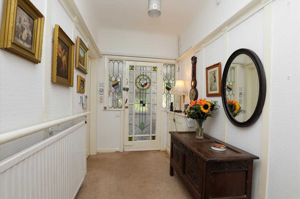 Property photo 3 of 24