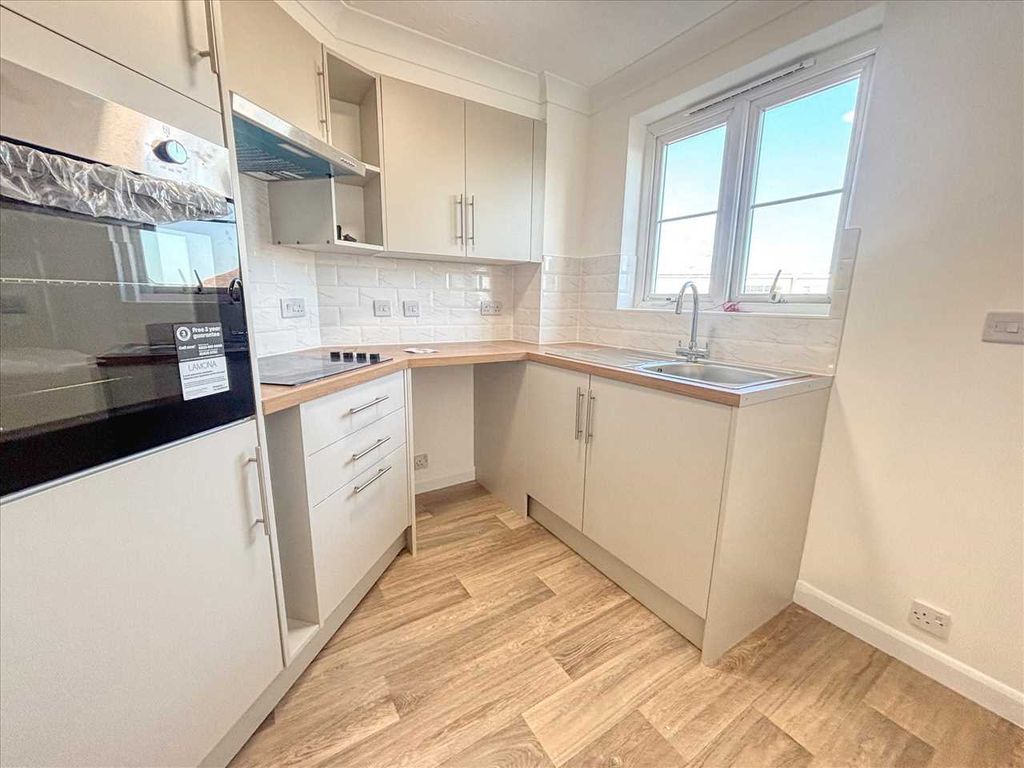 Property photo 2 of 6