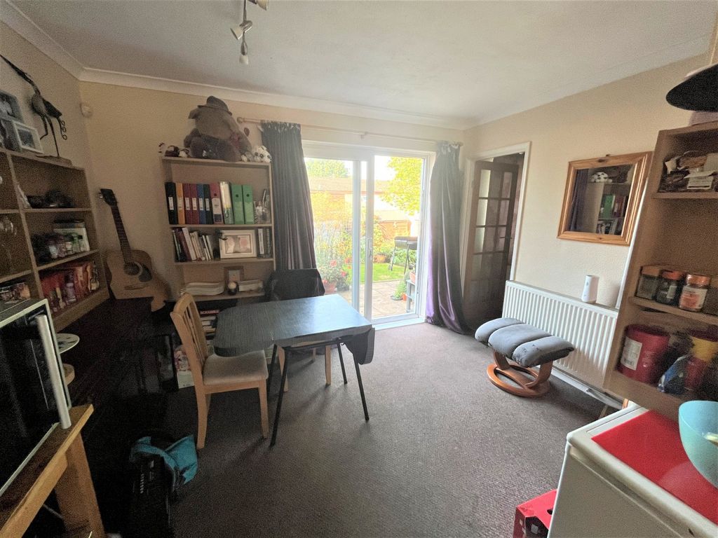 Property photo 3 of 10 Dining Room