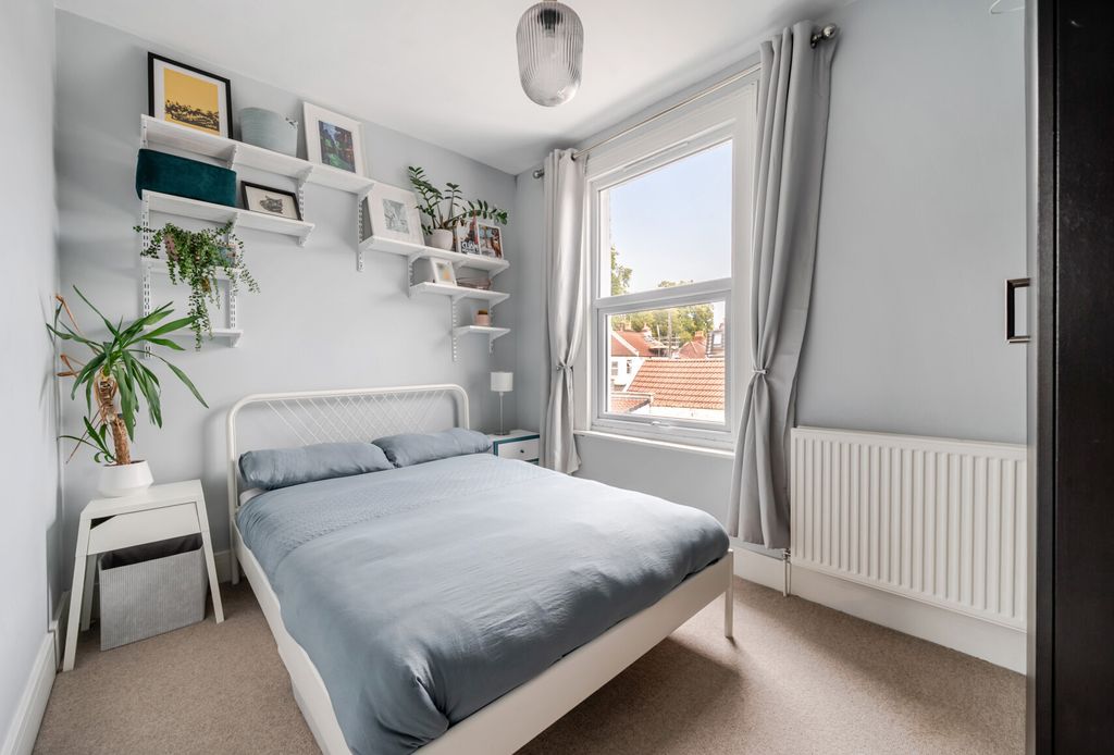 Property photo 3 of 25 1508338-7-6Aad597...