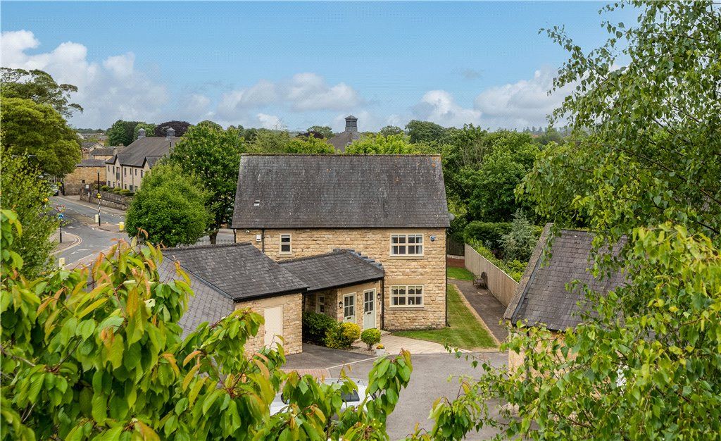 Property photo 1 of 15 External