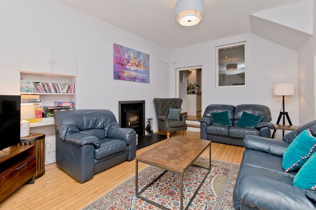 Property photo 3 of 16