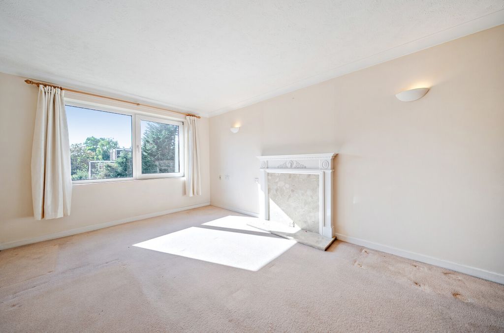 Property photo 3 of 11 1512884-28-1A03A0...