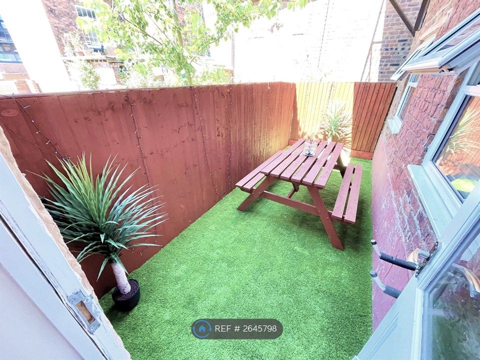 Property photo 3 of 9 Garden