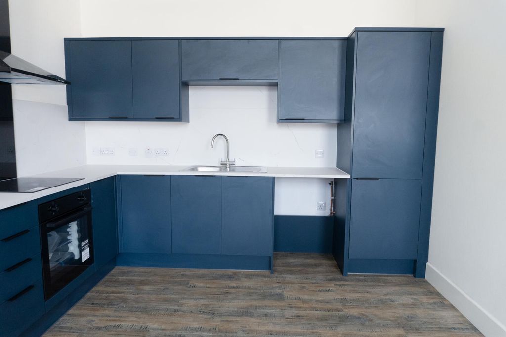 Property photo 1 of 10 Kitchen