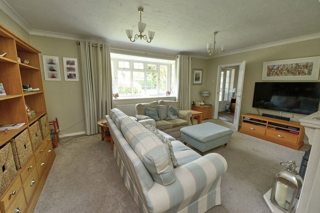 Property photo 3 of 23