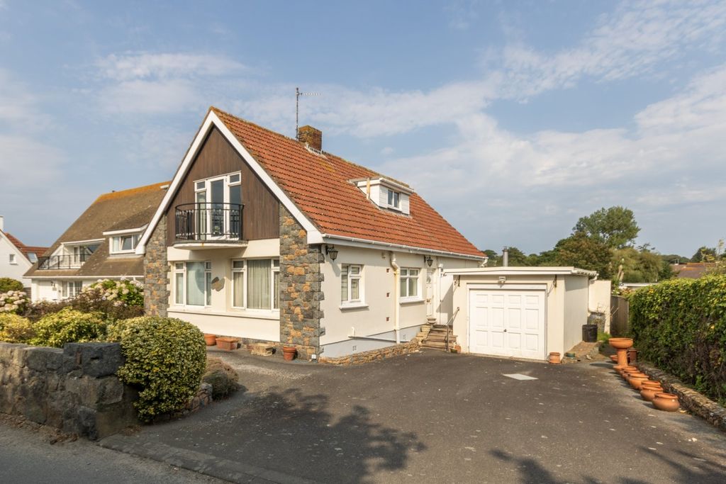 Property photo 1 of 22 Picture No. 17