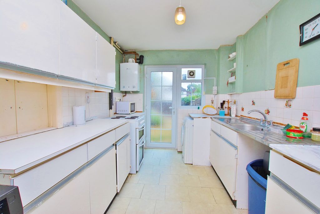 Property photo 2 of 10 Photo 02