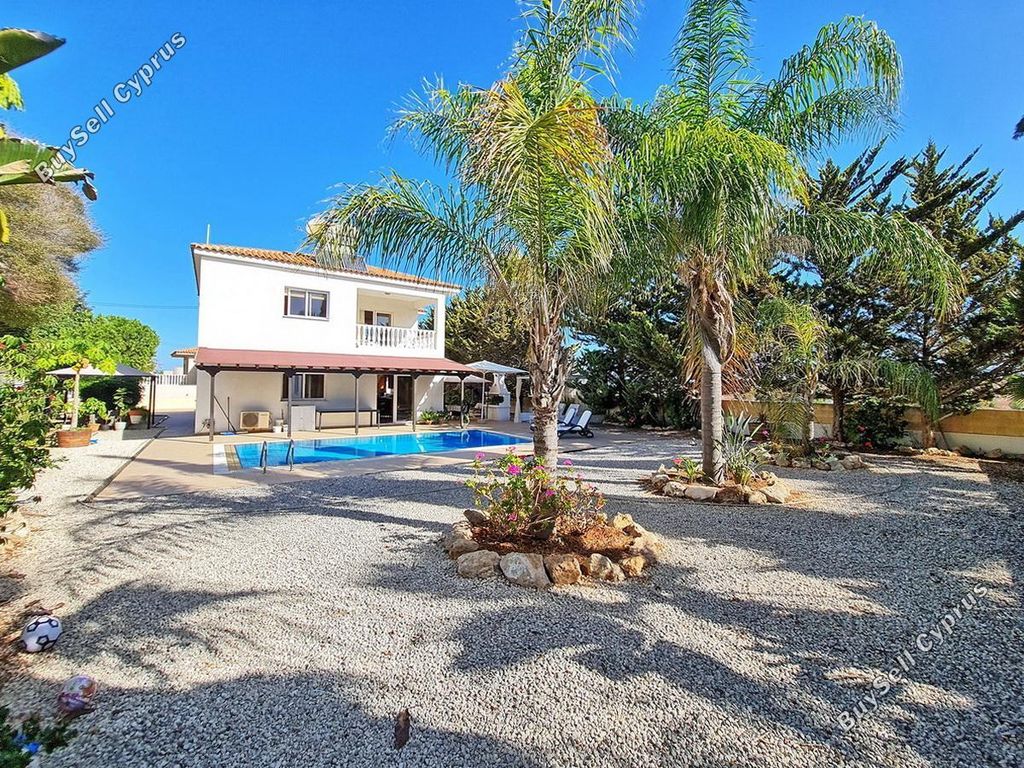 Property photo 2 of 39