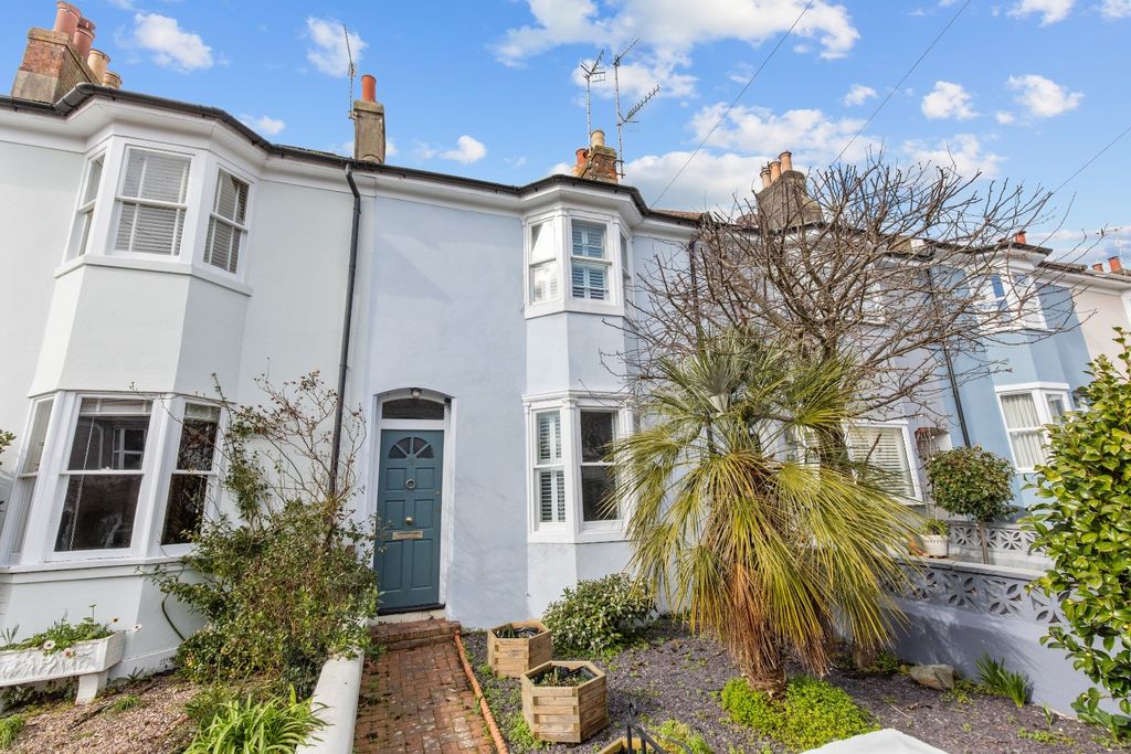 Property photo 1 of 12 3984781