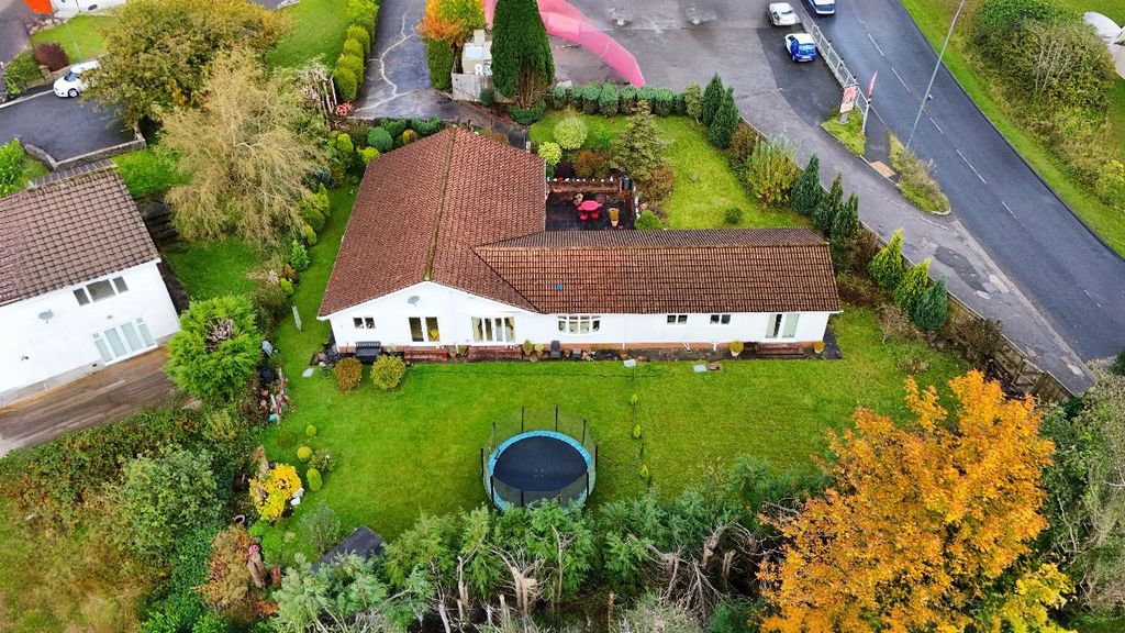 Property photo 2 of 31
