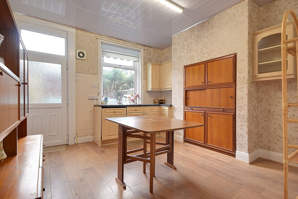 Property photo 3 of 18 Marion Street Ewemove Brighouse (9)