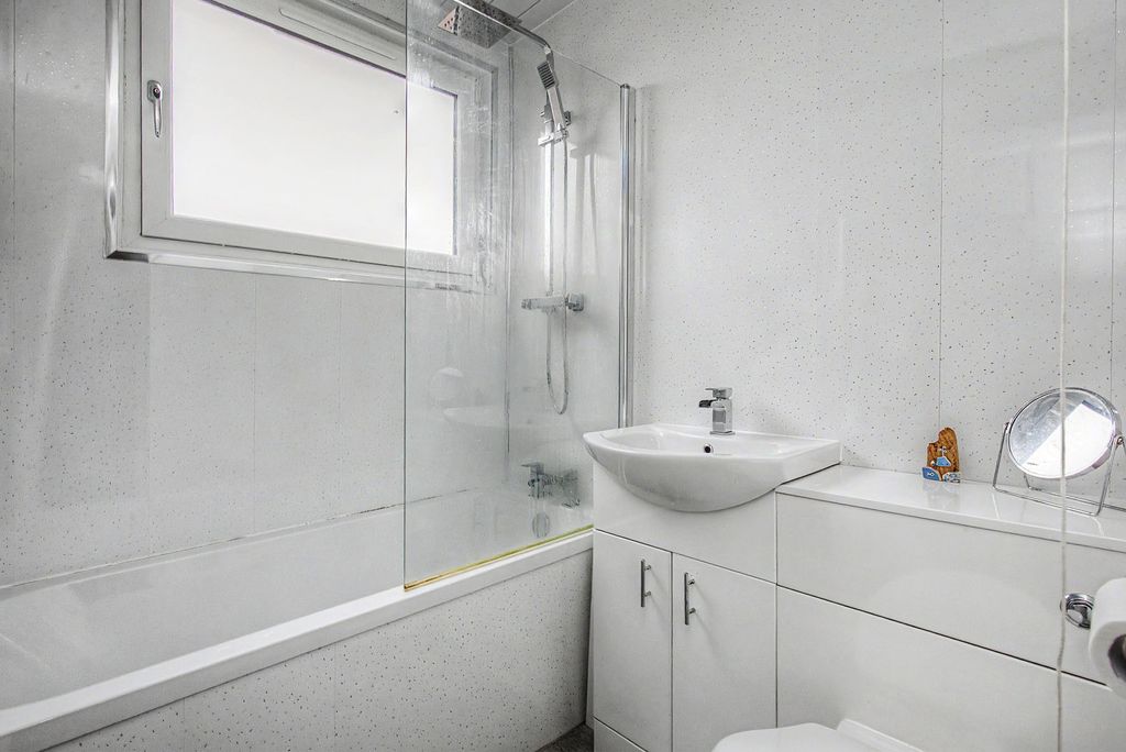 Additional image 7 of 2 bed maisonette for saleRoxburgh Street, Grangemouth FK3