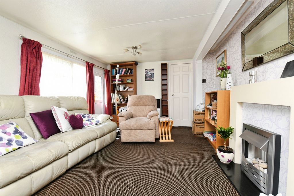 Property photo 3 of 20