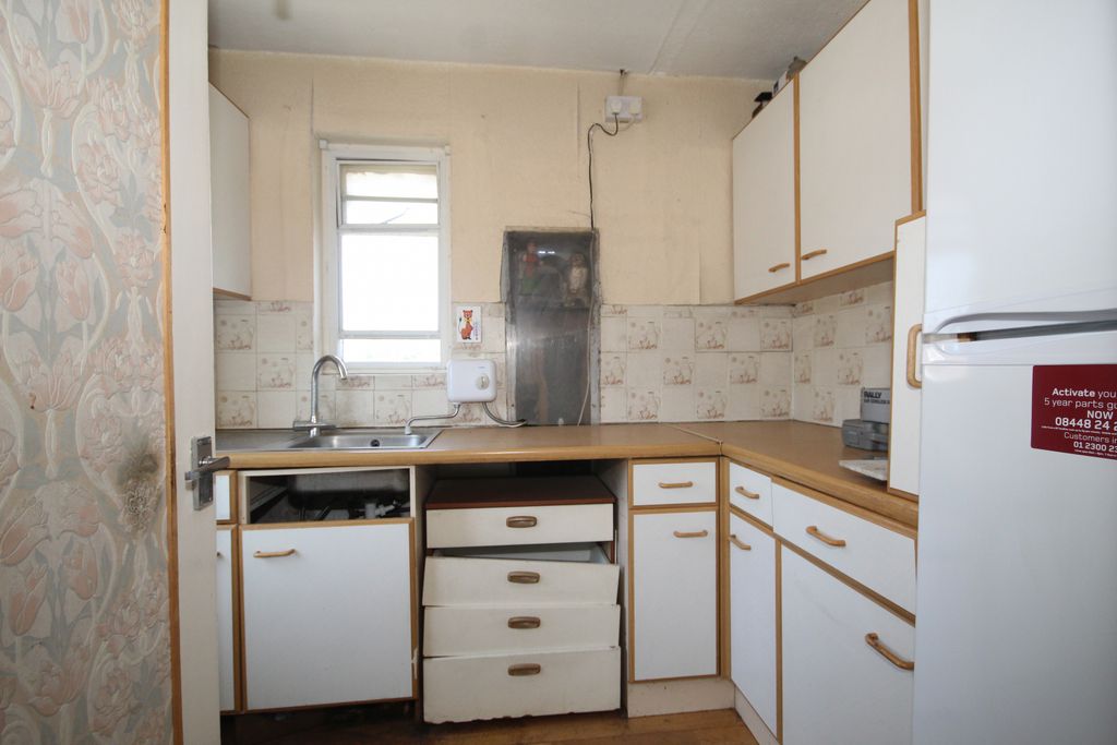 Property photo 3 of 6 Gallery