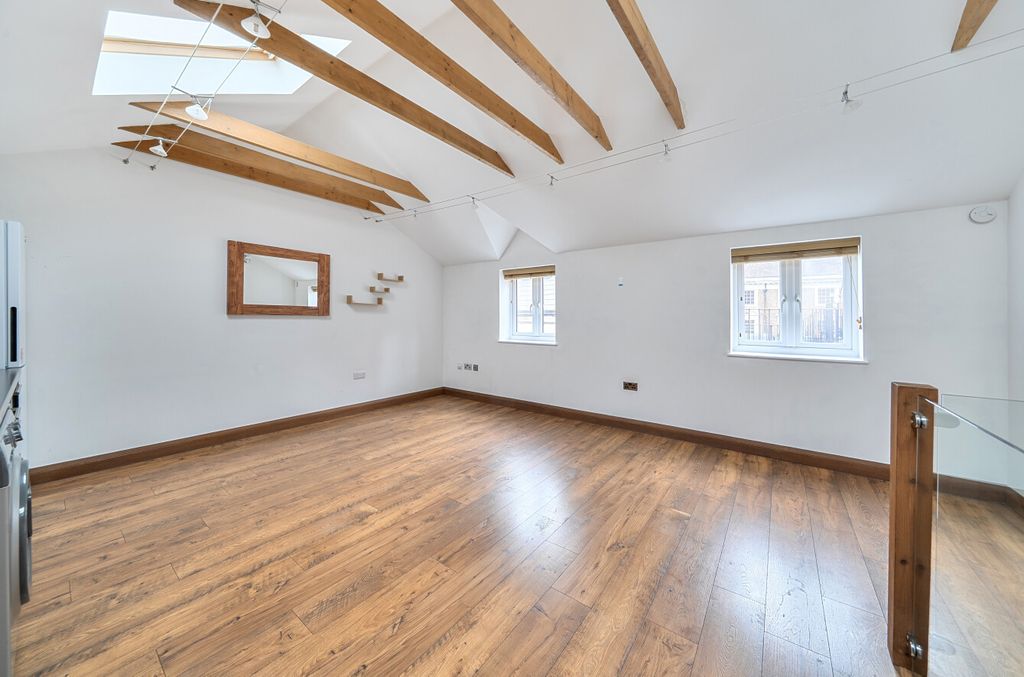 Property photo 2 of 11 1-6A0B16Be8E43F-1...