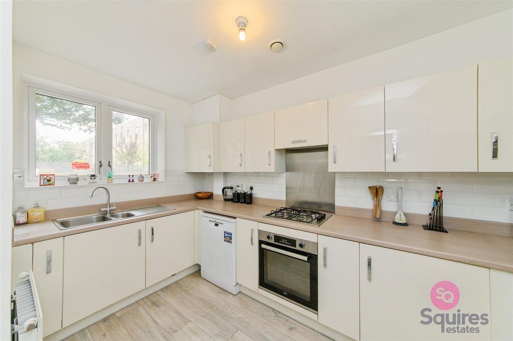 Property photo 3 of 23