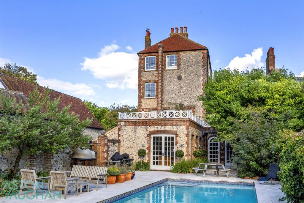 Property photo 2 of 41 4631581