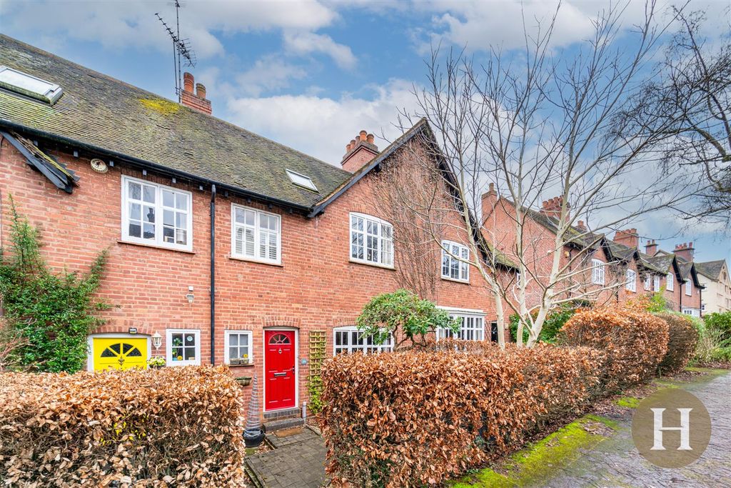 Property photo 1 of 39 Hadleigh Estate Agents-44.Jpg