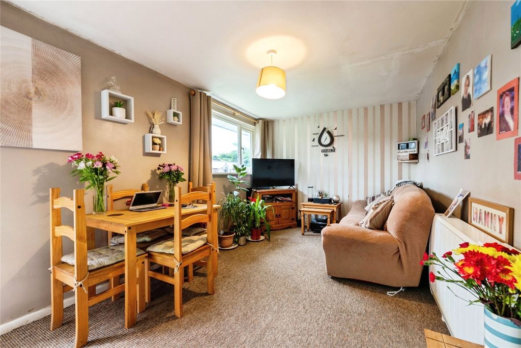 Property photo 2 of 17 Picture No. 29