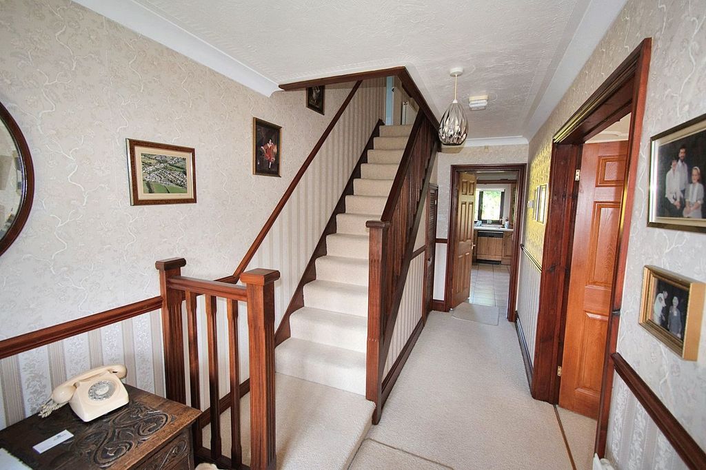 Property photo 3 of 39
