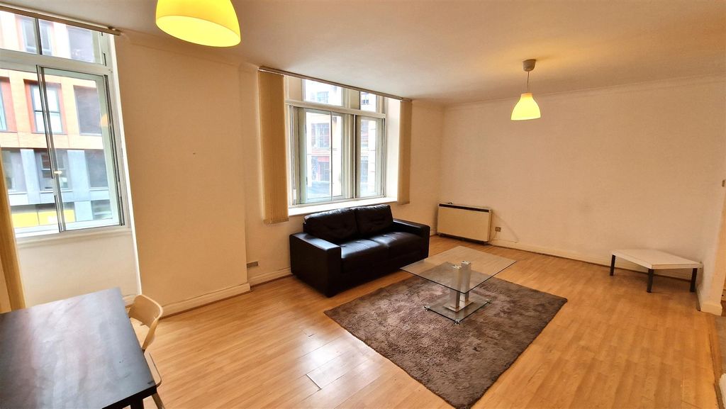 Property photo 2 of 39