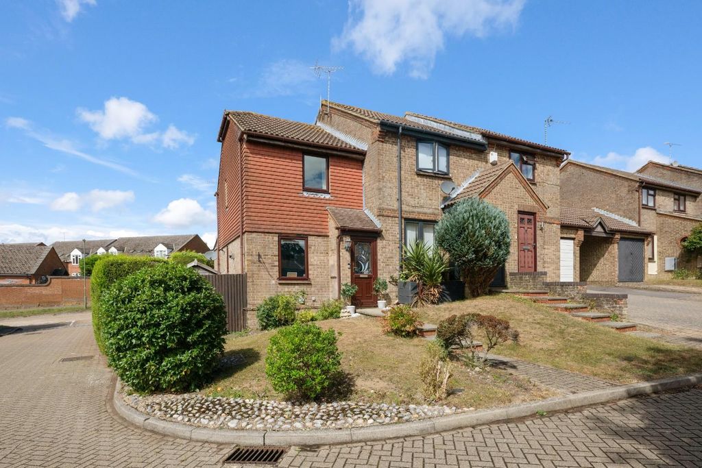 Property photo 2 of 17 Parthia Close,  (13).Jpg