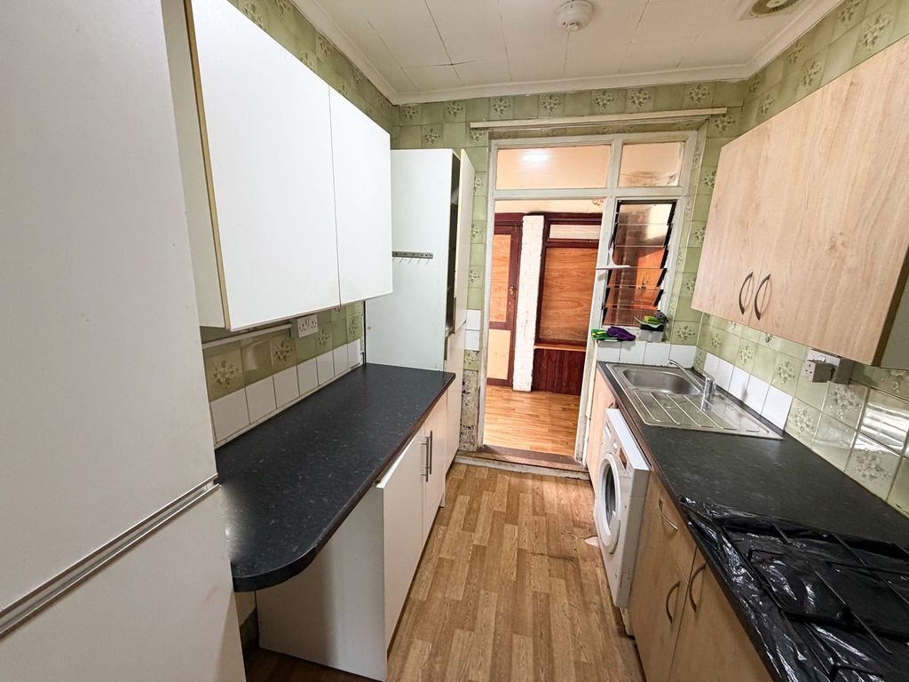 Property photo 3 of 11 Springfield Drive Ig2
