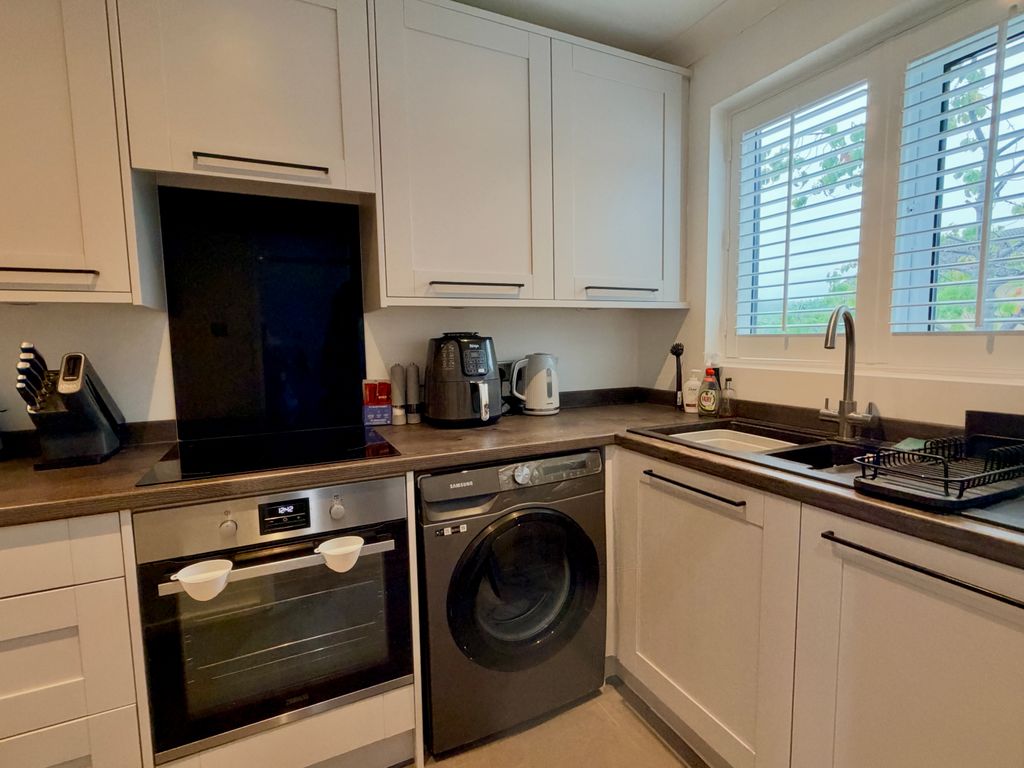 Property photo 2 of 15 Kitchen