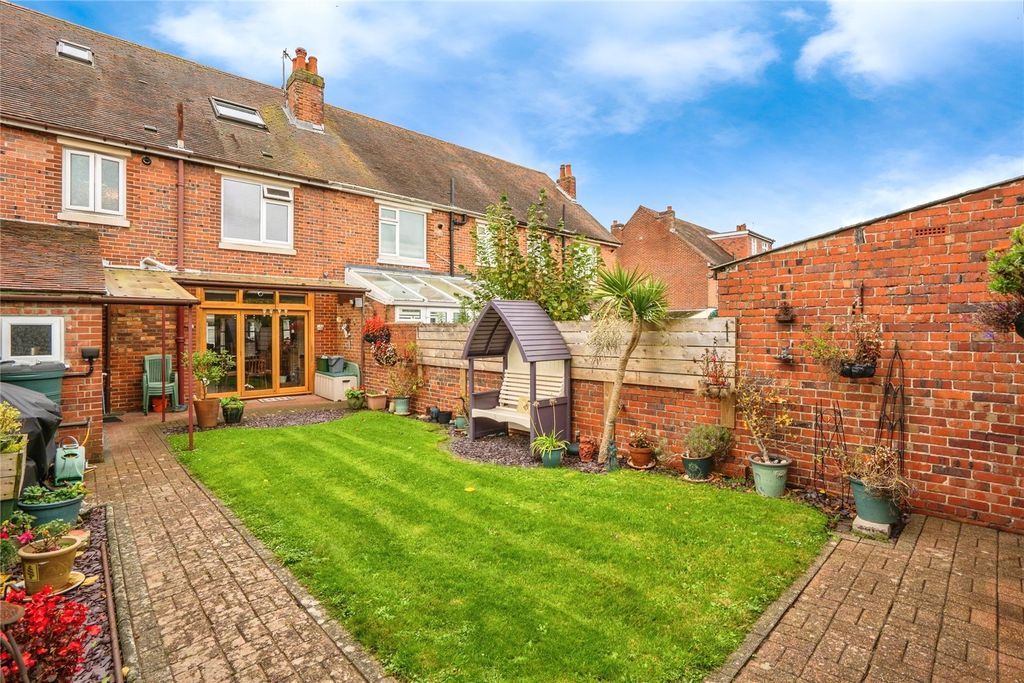 Property photo 2 of 17 Picture No. 35