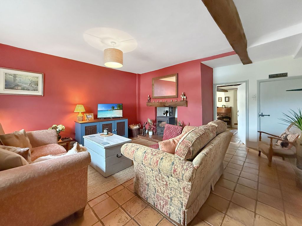 Property photo 2 of 31