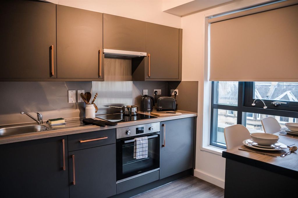 Property photo 1 of 34