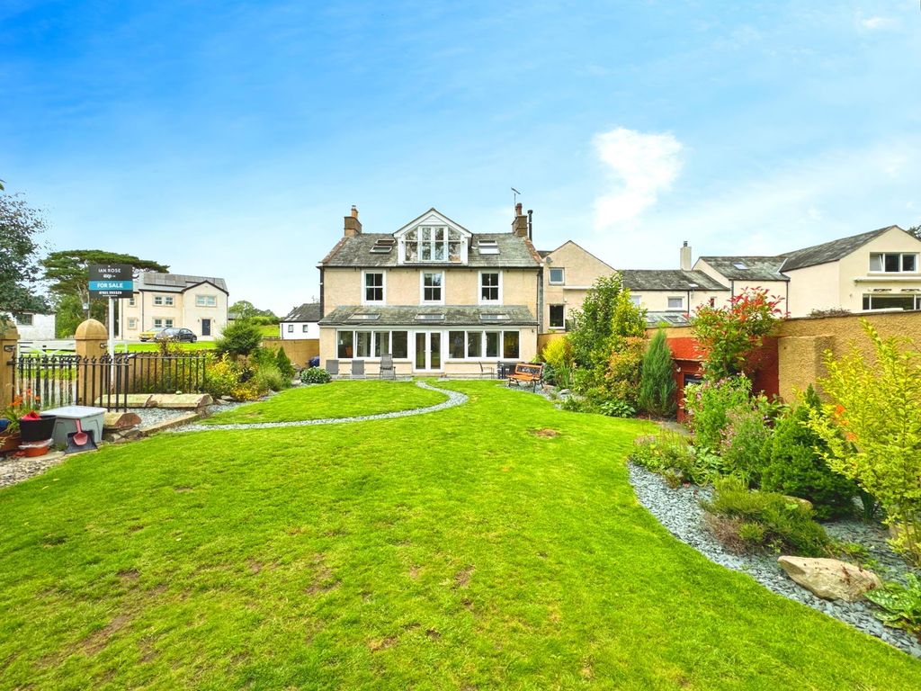 Property photo 1 of 34