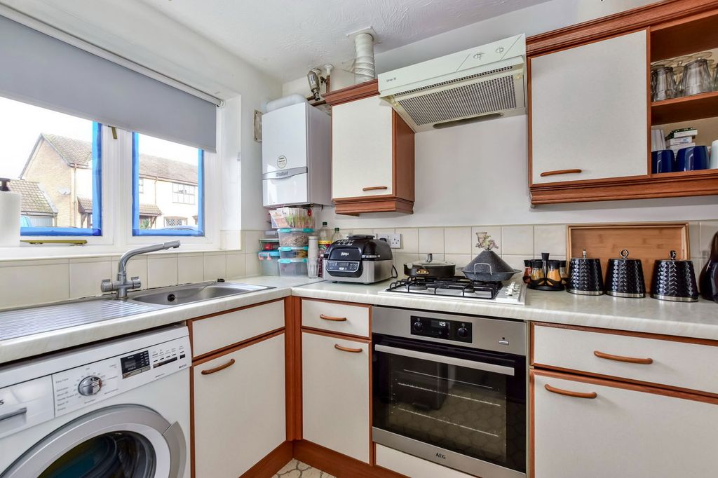 Property photo 3 of 12