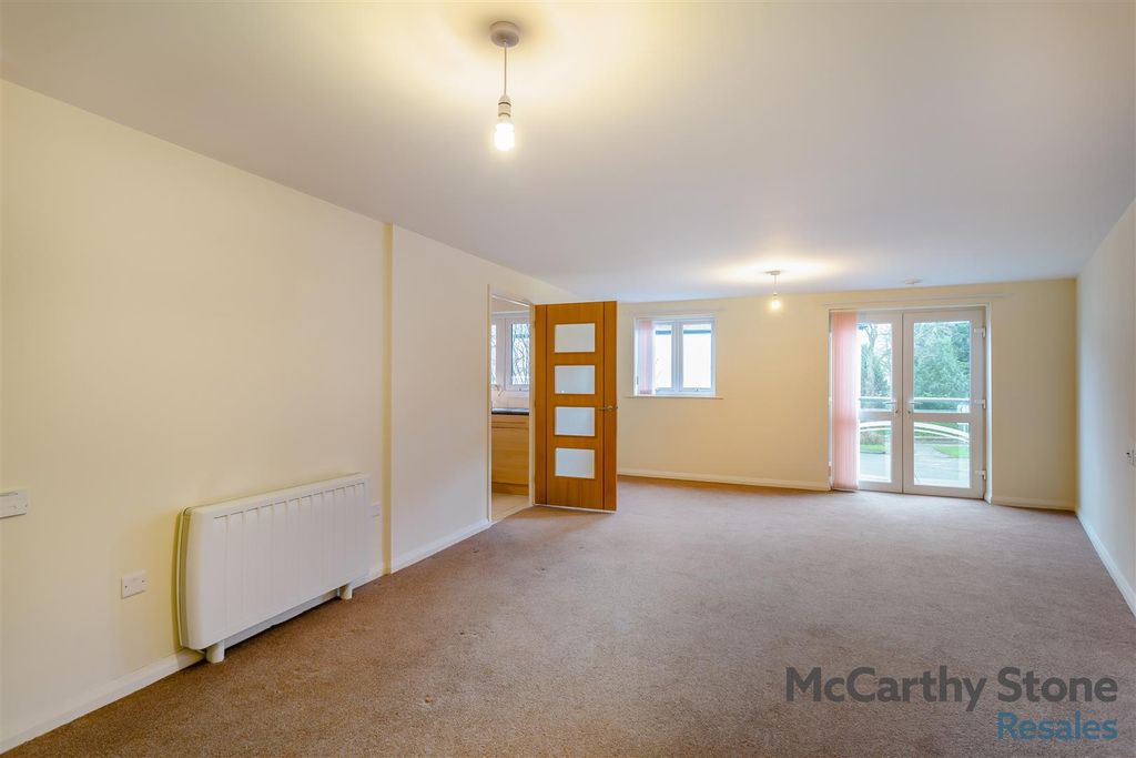 Property photo 2 of 26 8633886-Interior01.Jpg