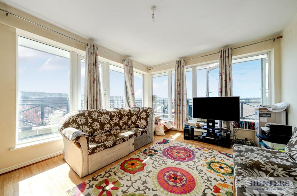 Property photo 2 of 14 220d32ee-8c76-4A67-B301-97Fc8Fdadf56.Jpg