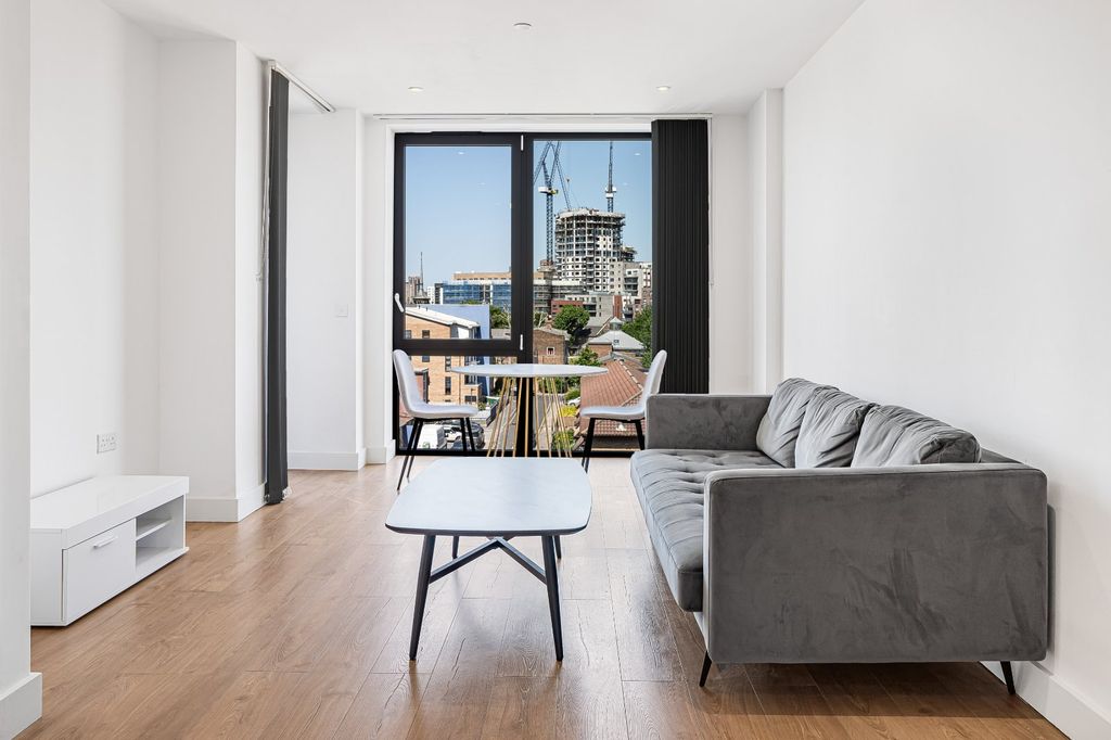 Property photo 1 of 11