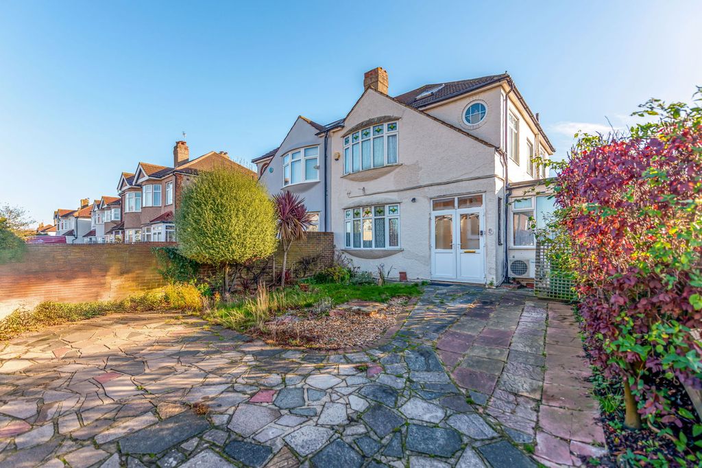 Property photo 3 of 24