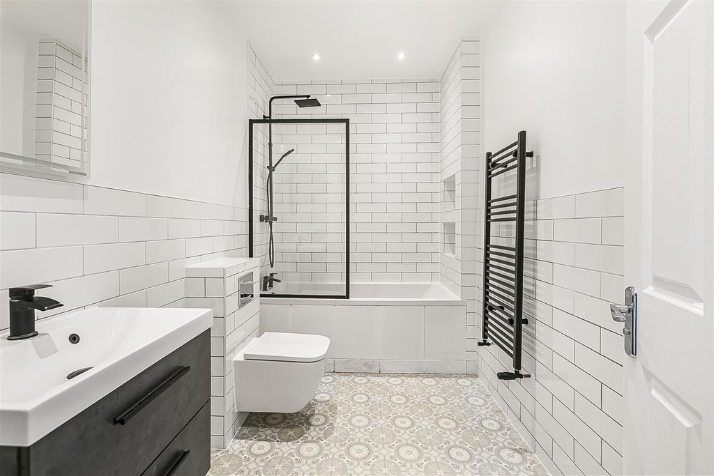 Additional image 17 of 5 bed detached house for saleOak Avenue, Enfield EN2