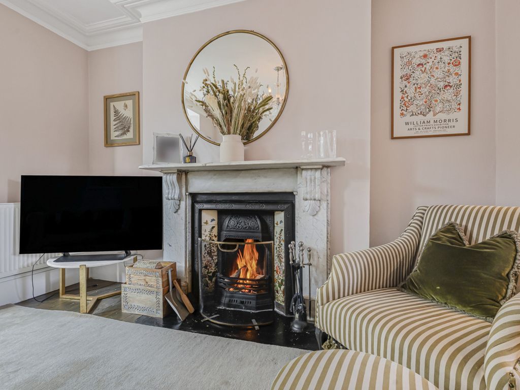 Property photo 3 of 40