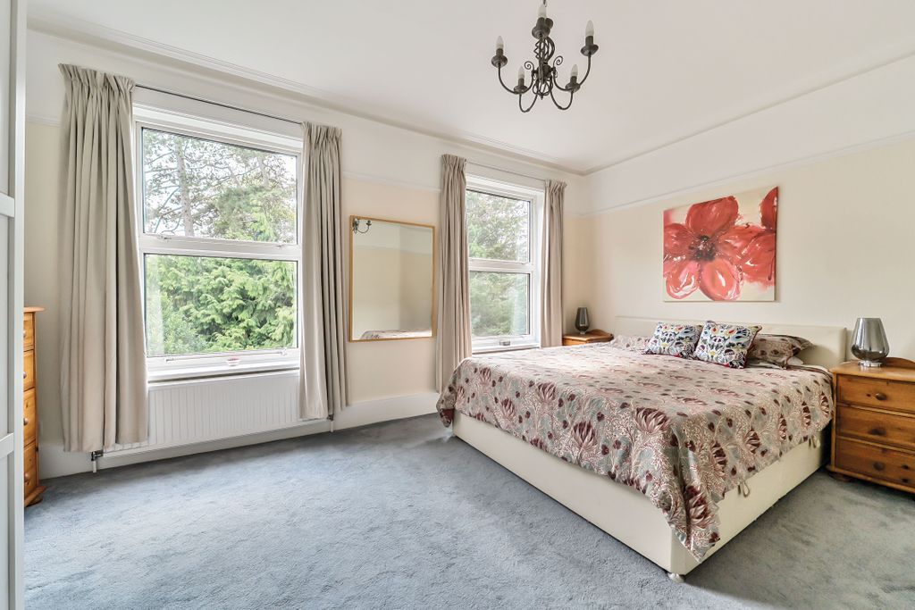 Additional image 5 of 3 bed flat for saleSnatts Hill, Oxted RH8