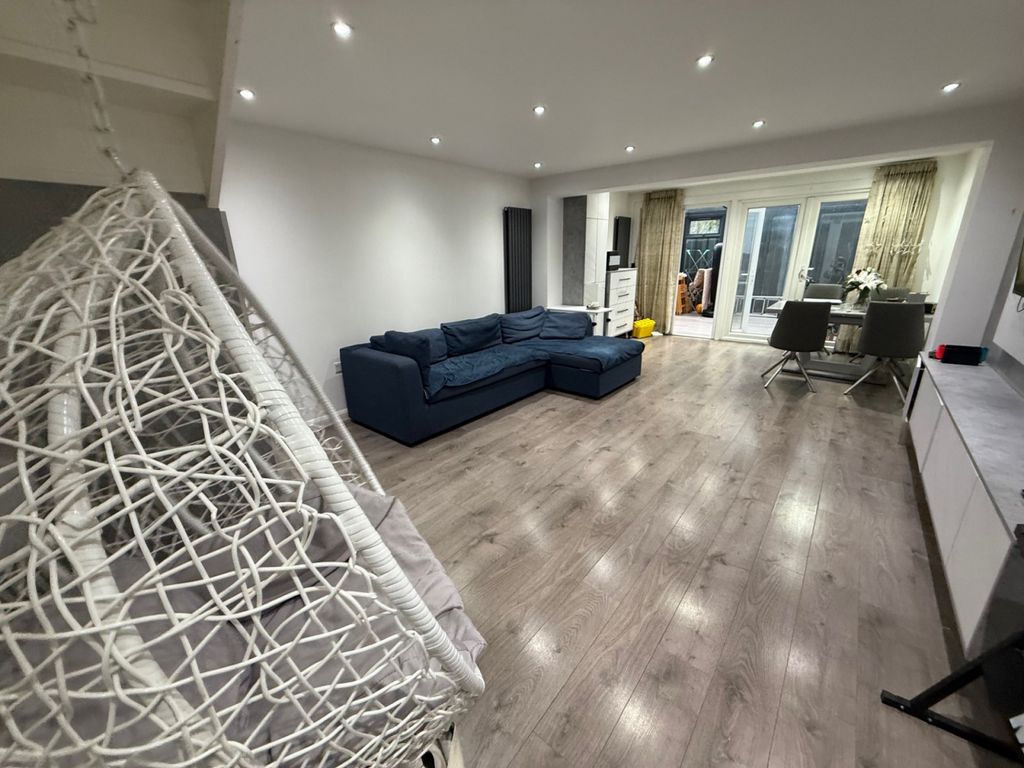 Property photo 2 of 7 Gallery