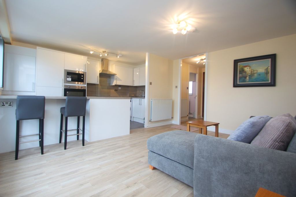 Property photo 3 of 11 3
