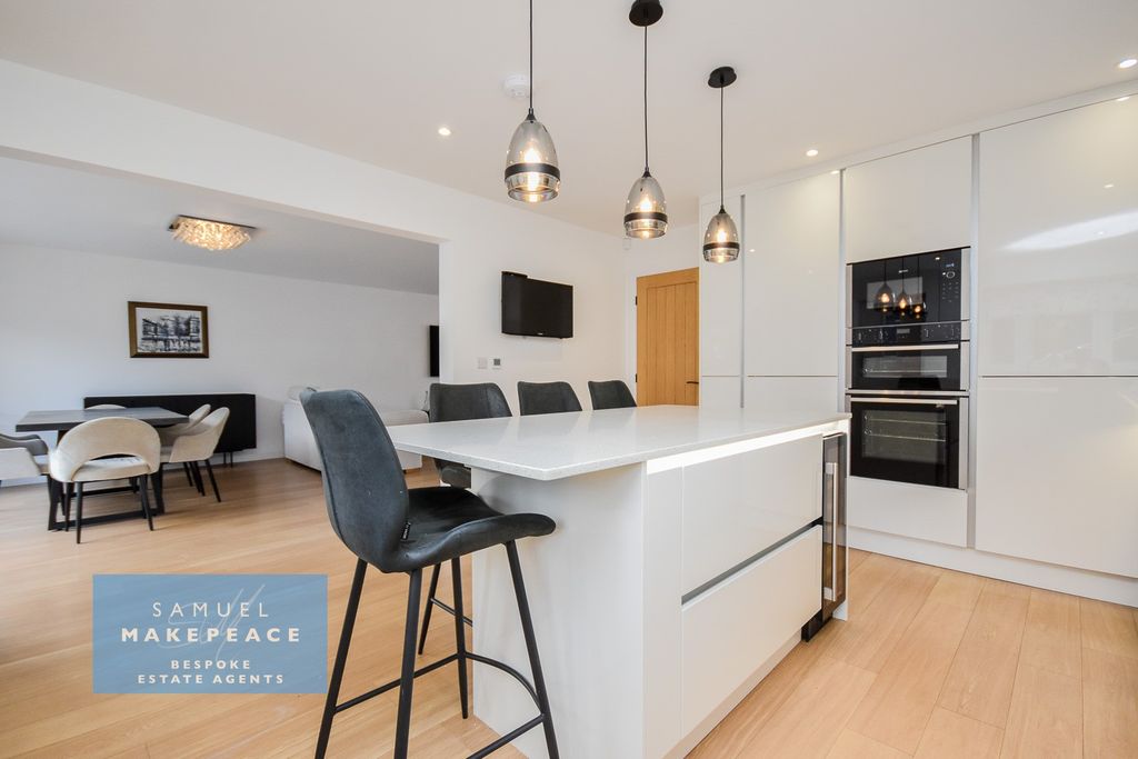 Property photo 2 of 40 Gallery