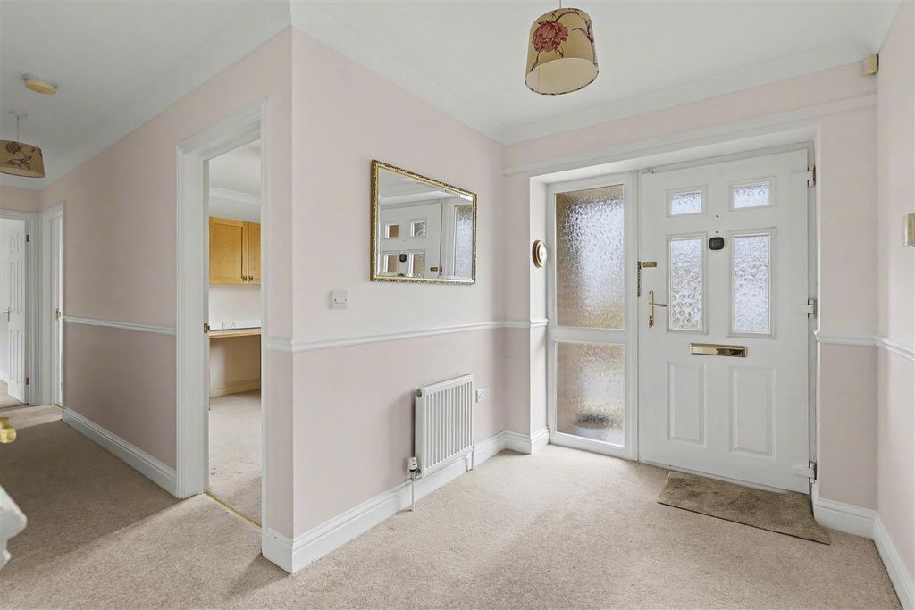 Property photo 3 of 21