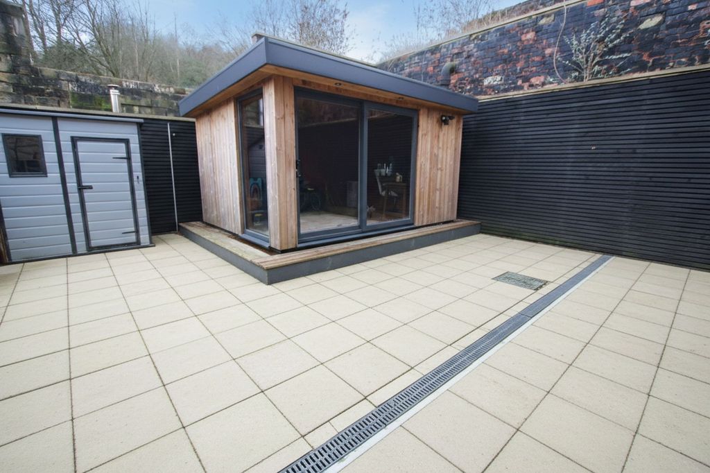 Property photo 1 of 30